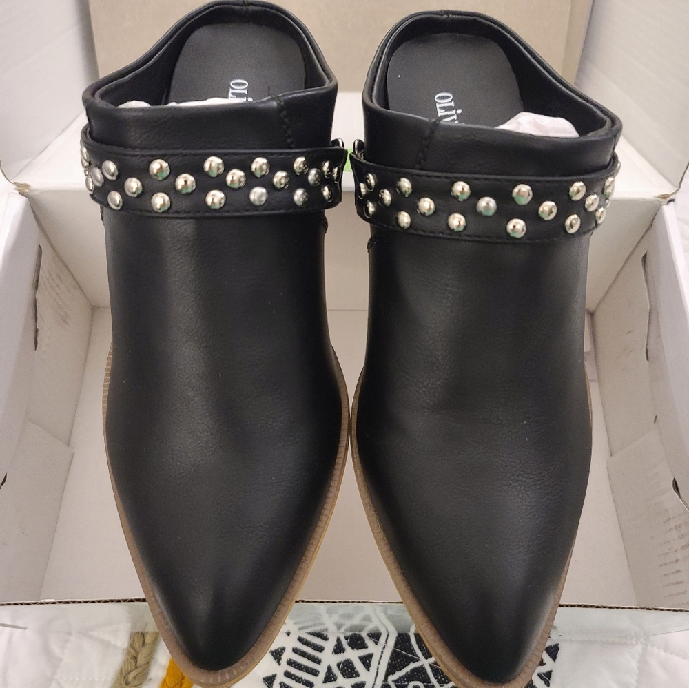 Black shoes